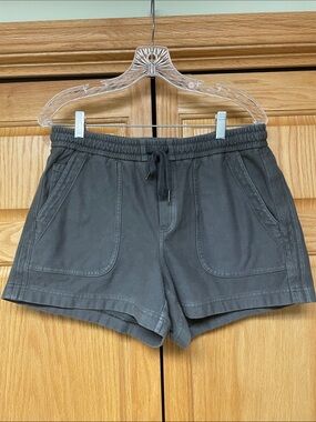 Athleta Farallon Short in Olive - Size 10